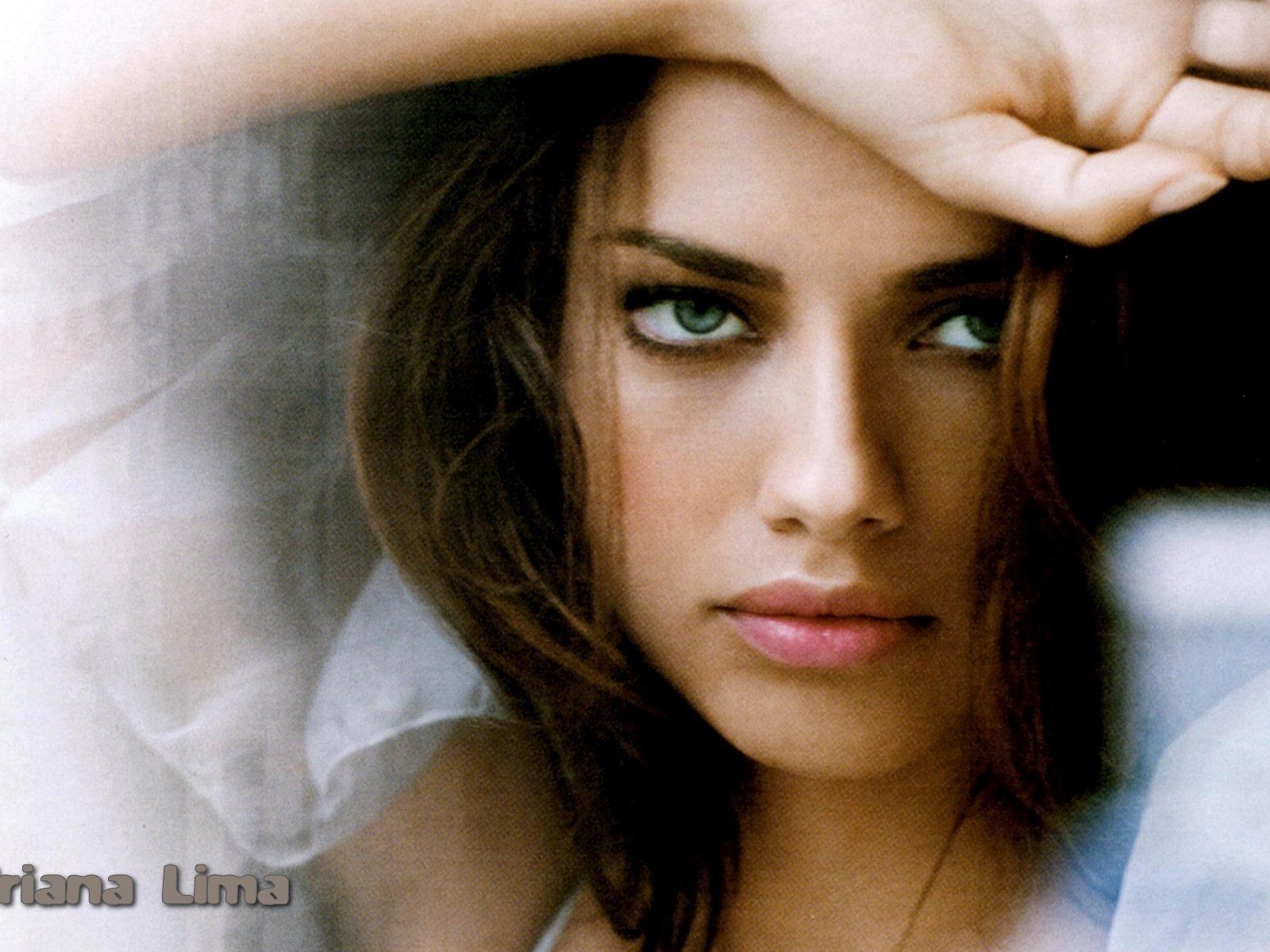Adriana Lima #062 - 1600x1200 Wallpapers Pictures Photos Images