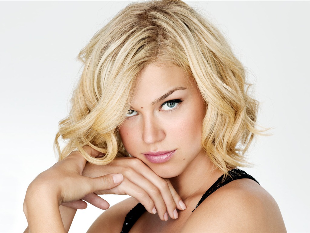 Adrianne Palicki #001 - 1024x768 Wallpapers Pictures Photos Images