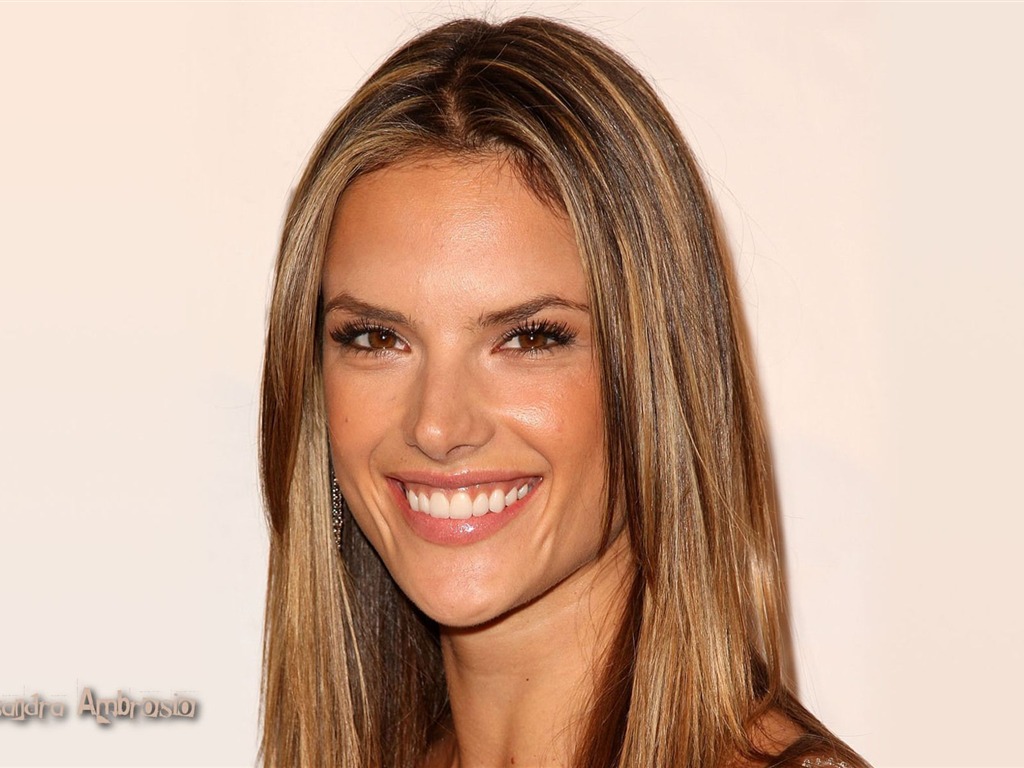 Alessandra Ambrosio #069 - 1024x768 Wallpapers Pictures Photos Images