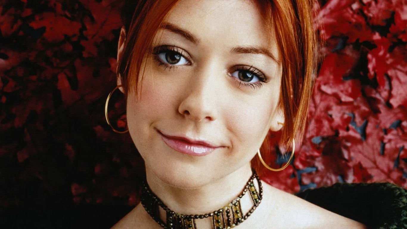 Alyson Hannigan #003 - 1366x768 Wallpapers Pictures Photos Images