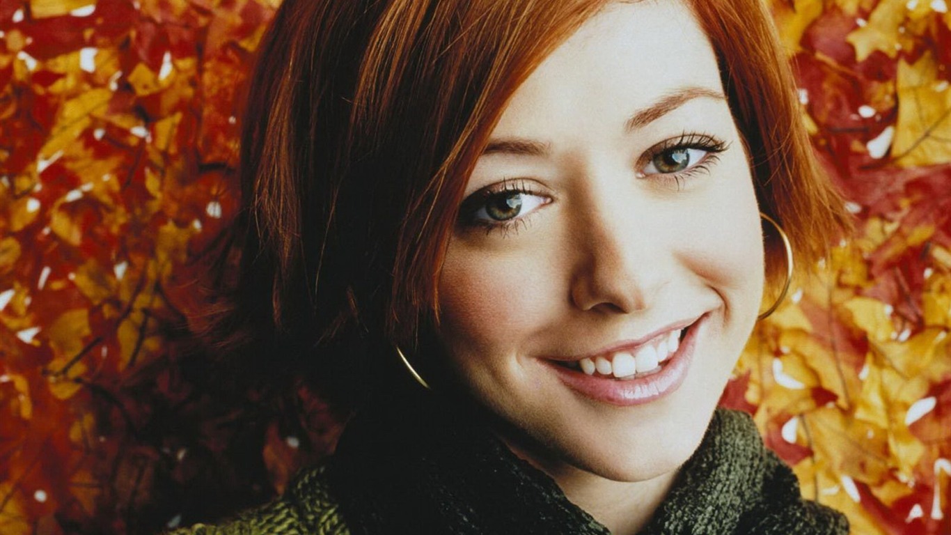 Alyson Hannigan #006 - 1366x768 Wallpapers Pictures Photos Images