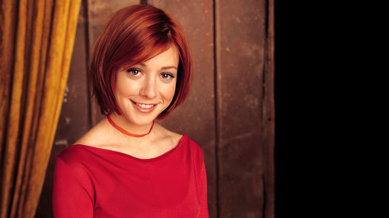 Alyson Hannigan #019 - 1366x768 Wallpapers Pictures Photos Images