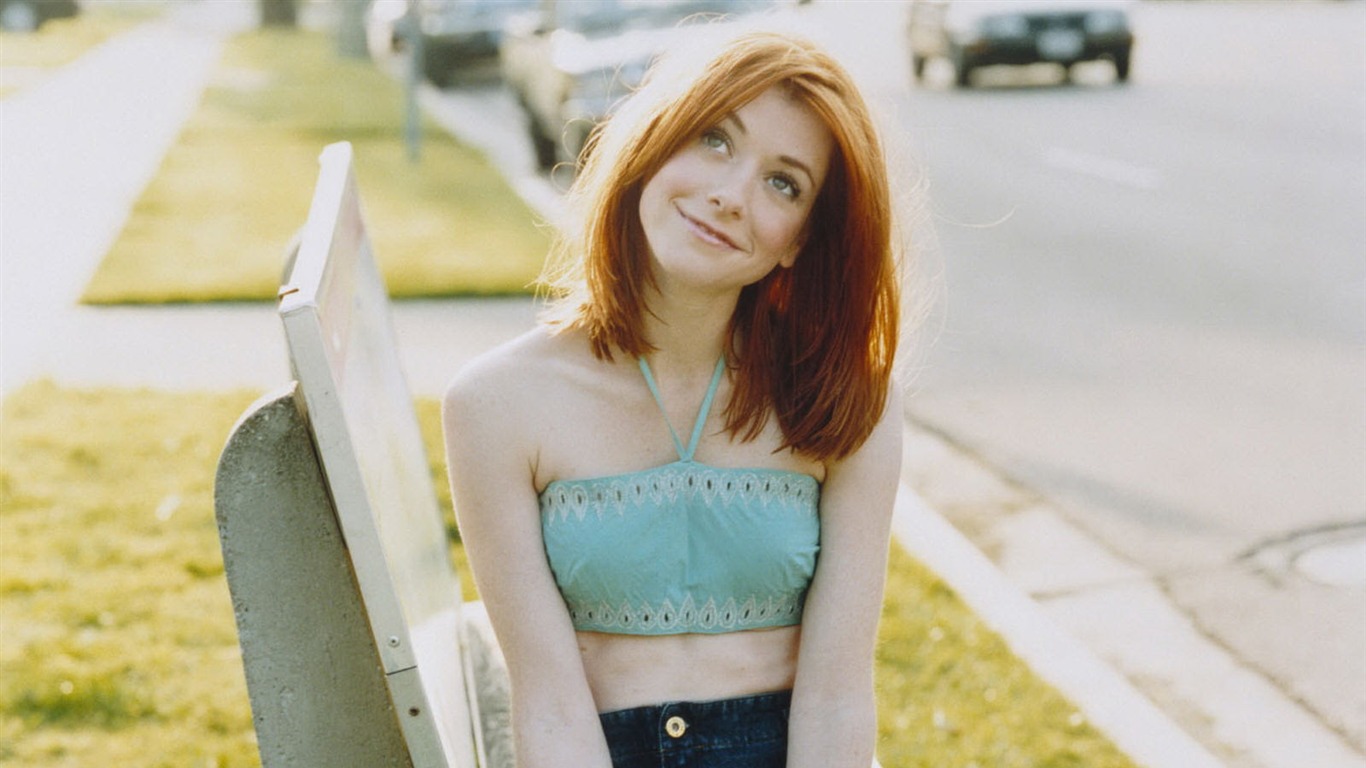 Alyson Hannigan #023 - 1366x768 Wallpapers Pictures Photos Images