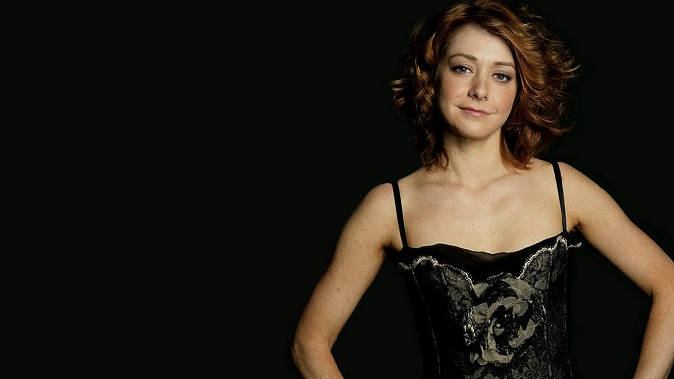 Alyson Hannigan #028 - 1366x768 Wallpapers Pictures Photos Images