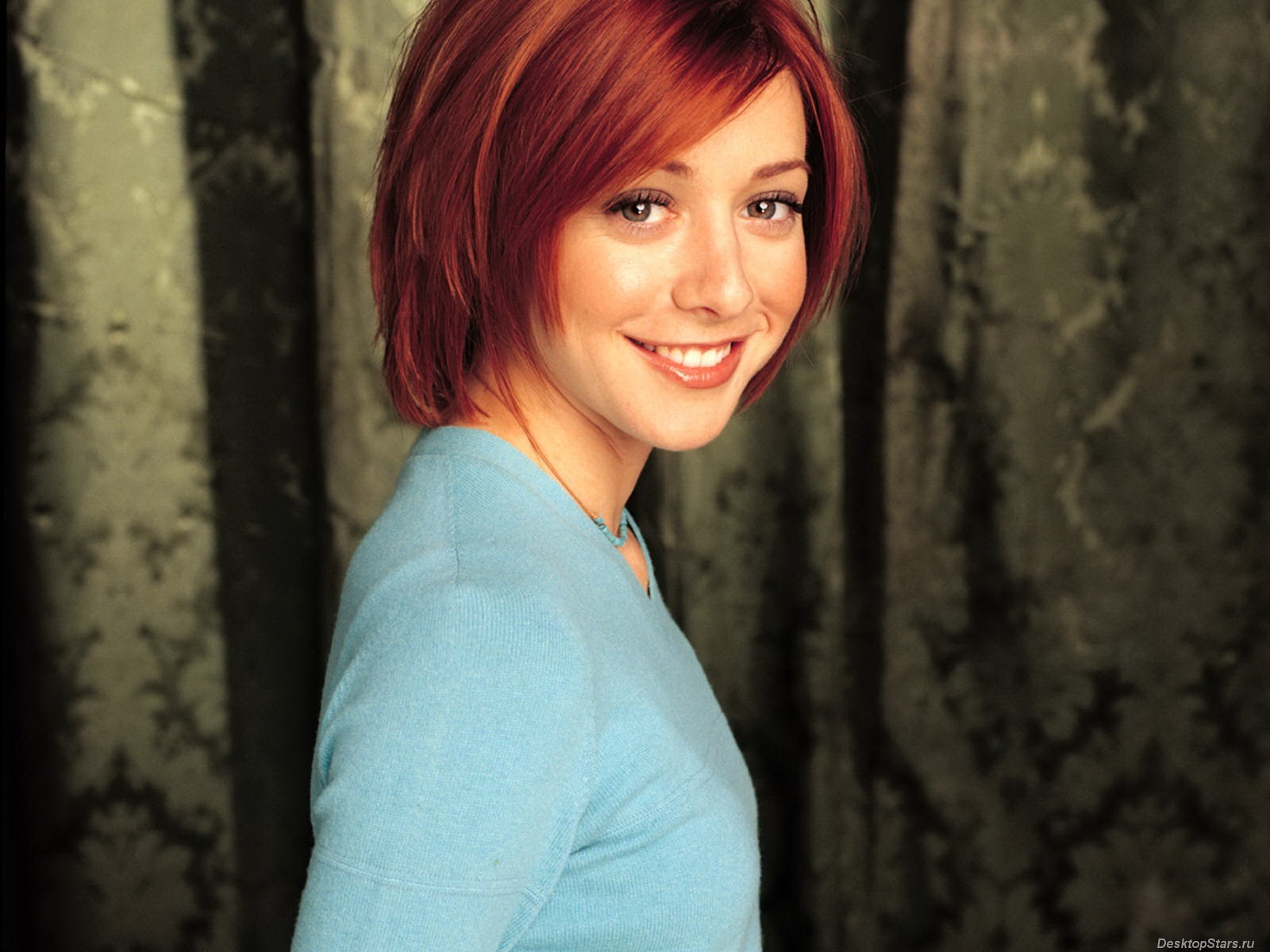 Alyson Hannigan #016 - 1600x1200 Wallpapers Pictures Photos Images
