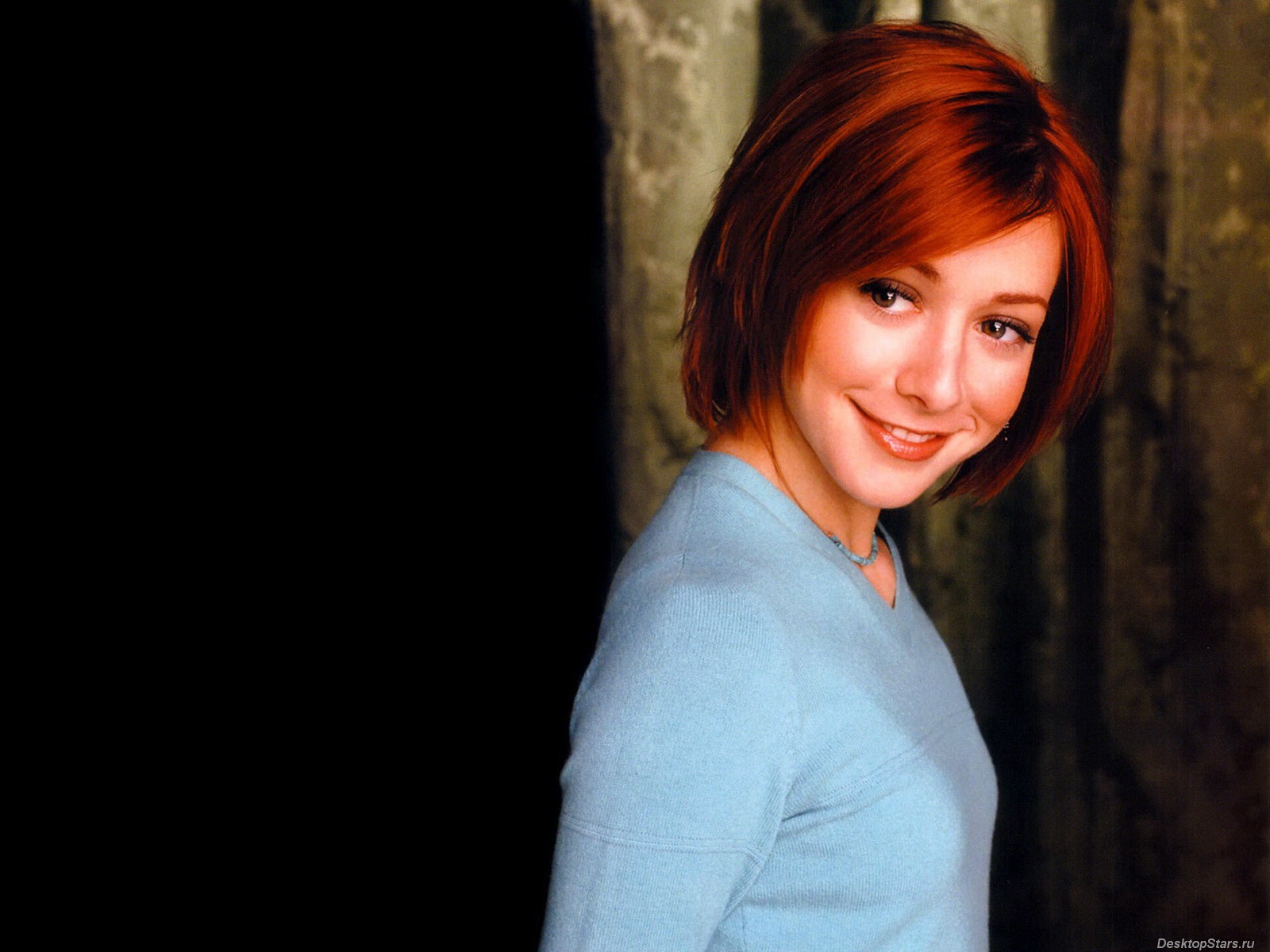 Alyson Hannigan #024 - 1600x1200 Wallpapers Pictures Photos Images