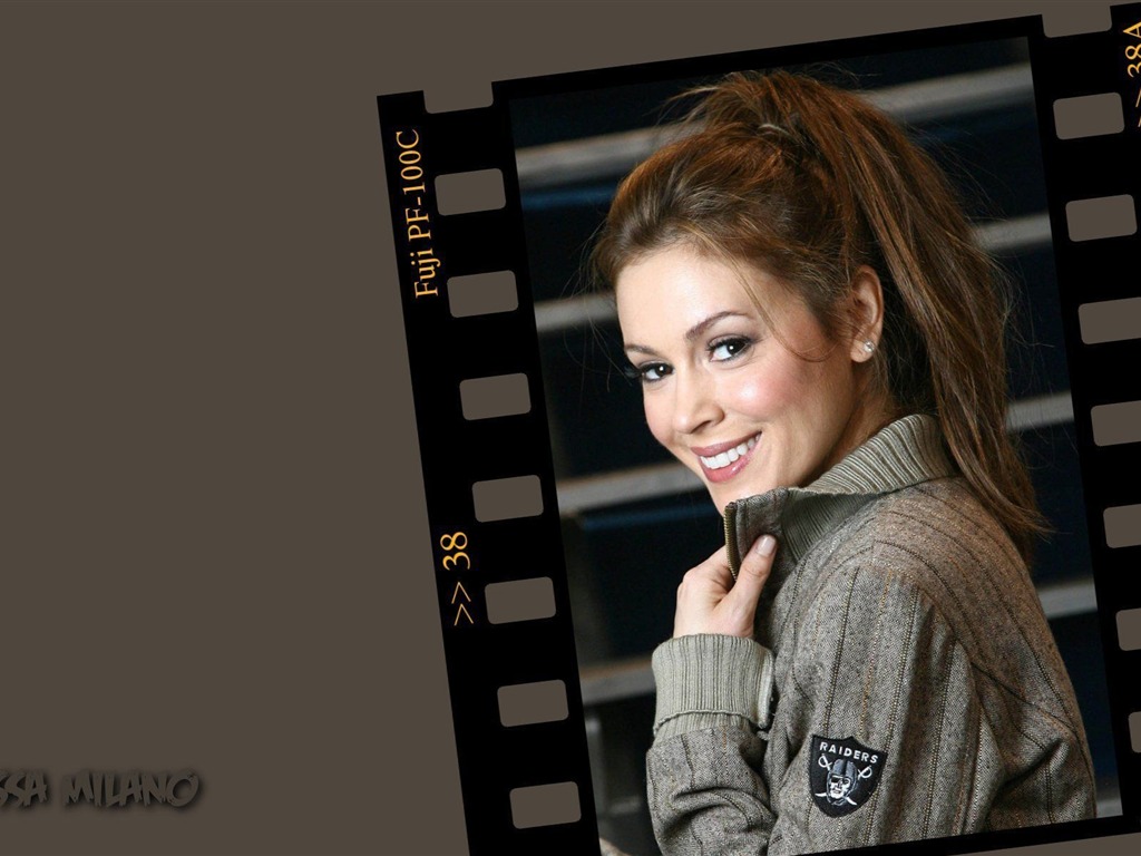 Alyssa Milano #038 - 1024x768 Wallpapers Pictures Photos Images