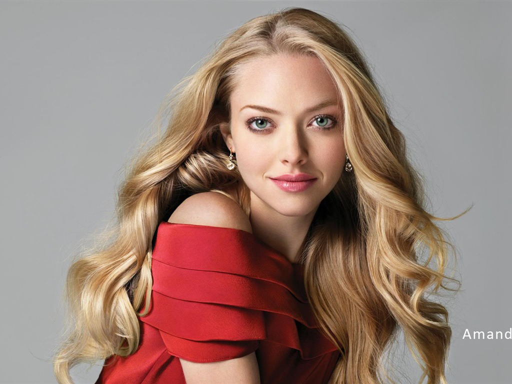 Amanda Seyfried #001 - 1024x768 Wallpapers Pictures Photos Images