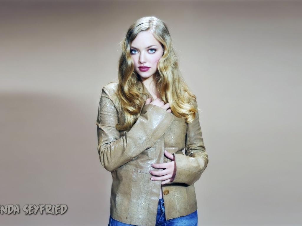 Amanda Seyfried #006 - 1024x768 Wallpapers Pictures Photos Images