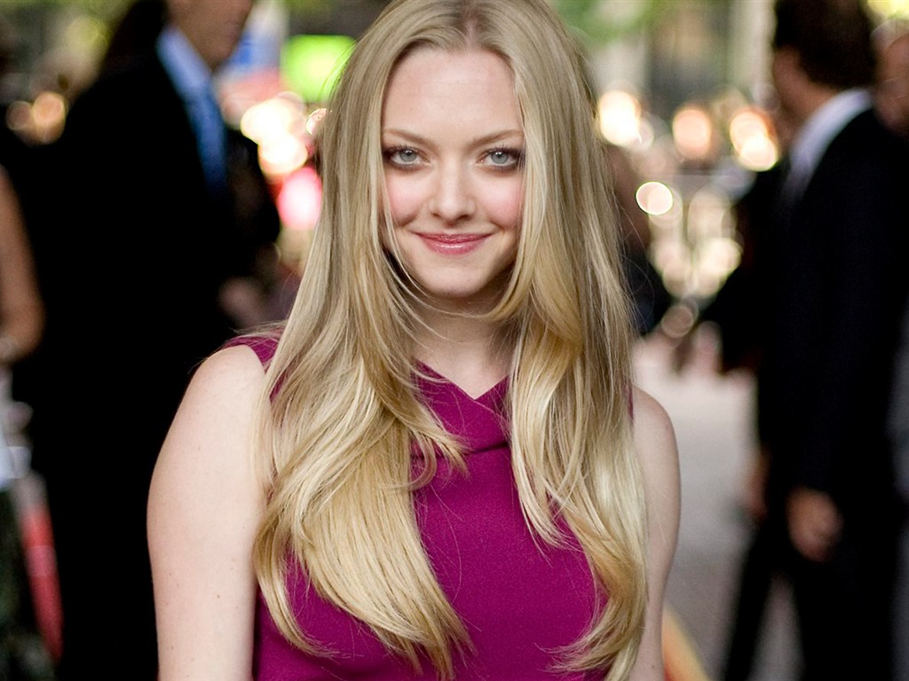 Amanda Seyfried #015 - 1024x768 Wallpapers Pictures Photos Images