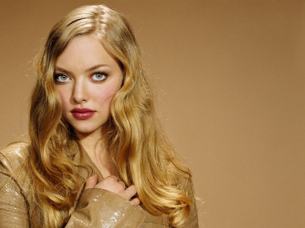 Amanda Seyfried #016 - 1024x768 Wallpapers Pictures Photos Images