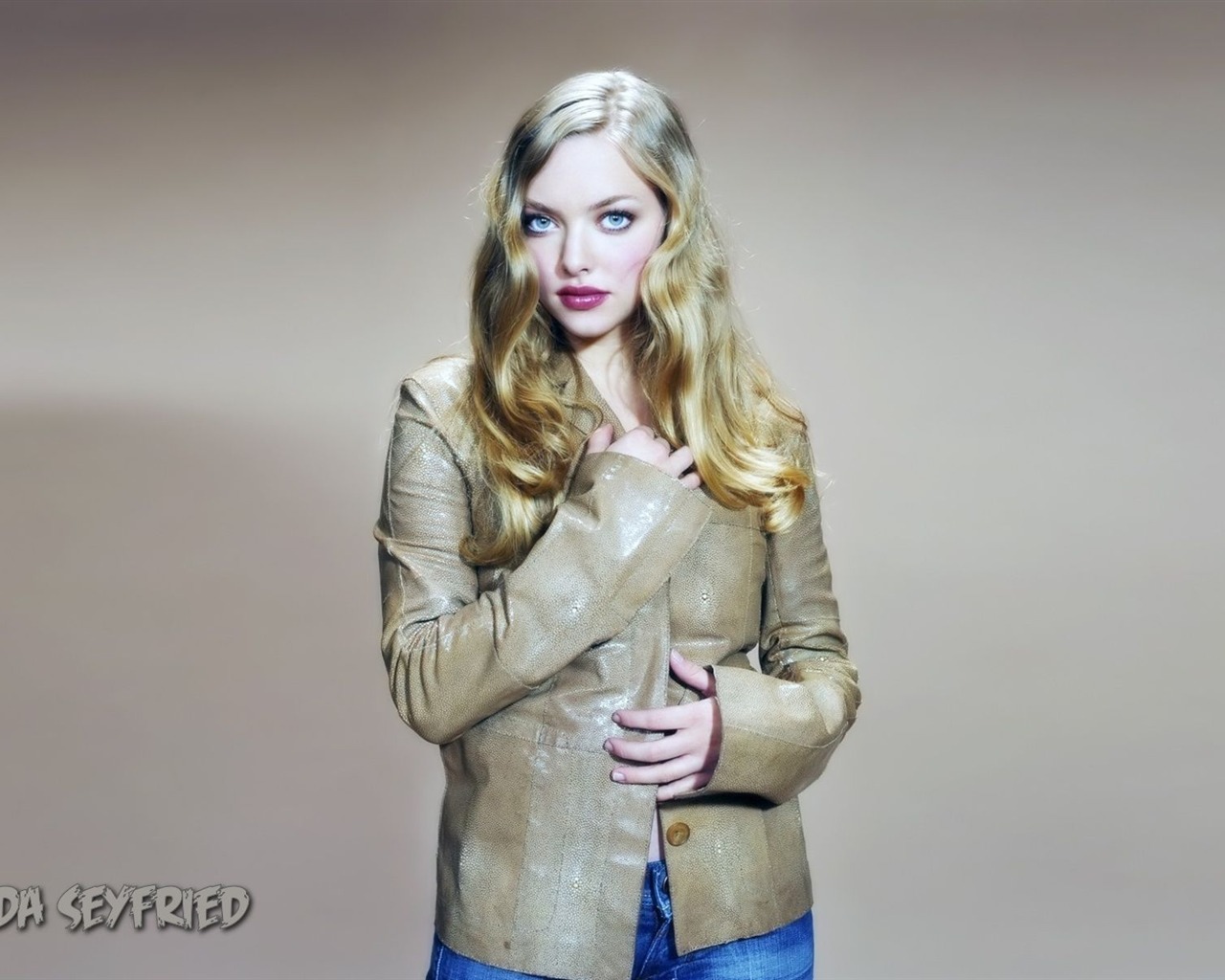 Amanda Seyfried #006 - 1280x1024 Wallpapers Pictures Photos Images