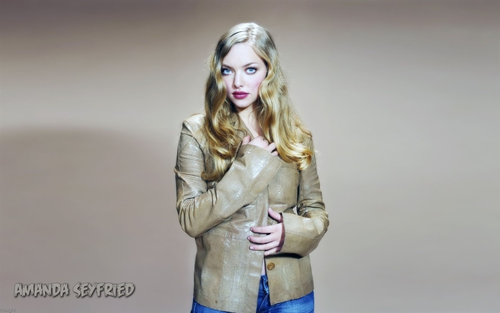 Amanda Seyfried #006 - 1680x1050 Wallpapers Pictures Photos Images