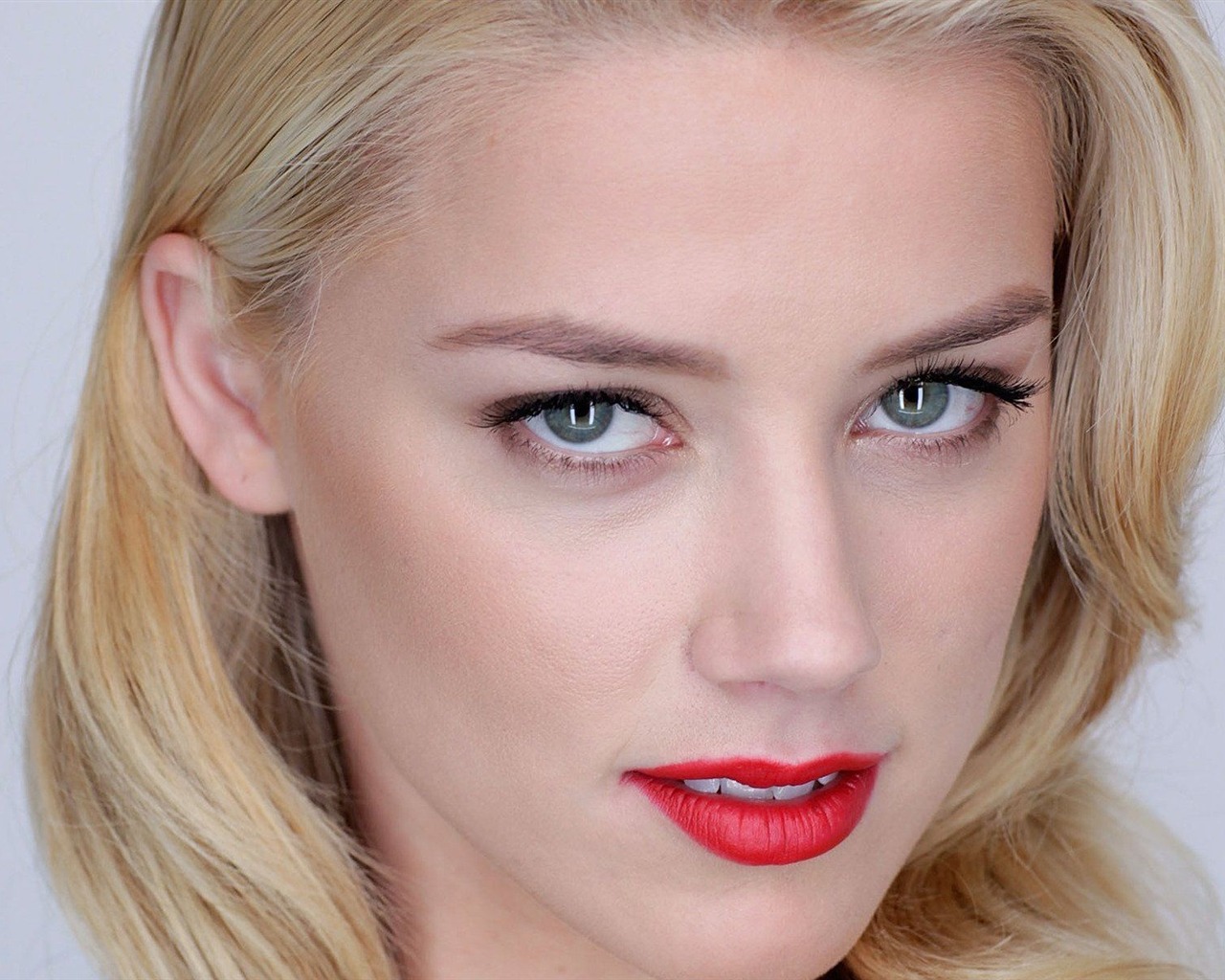 Amber Heard #005 - 1280x1024 Wallpapers Pictures Photos Images