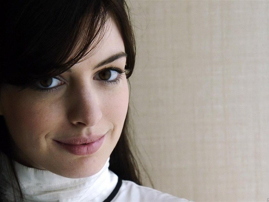 Anne Hathaway #004 - 1024x768 Wallpapers Pictures Photos Images