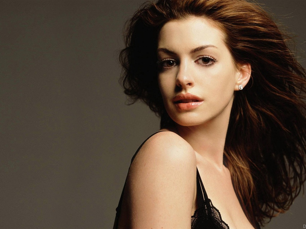 Anne Hathaway #017 - 1024x768 Wallpapers Pictures Photos Images