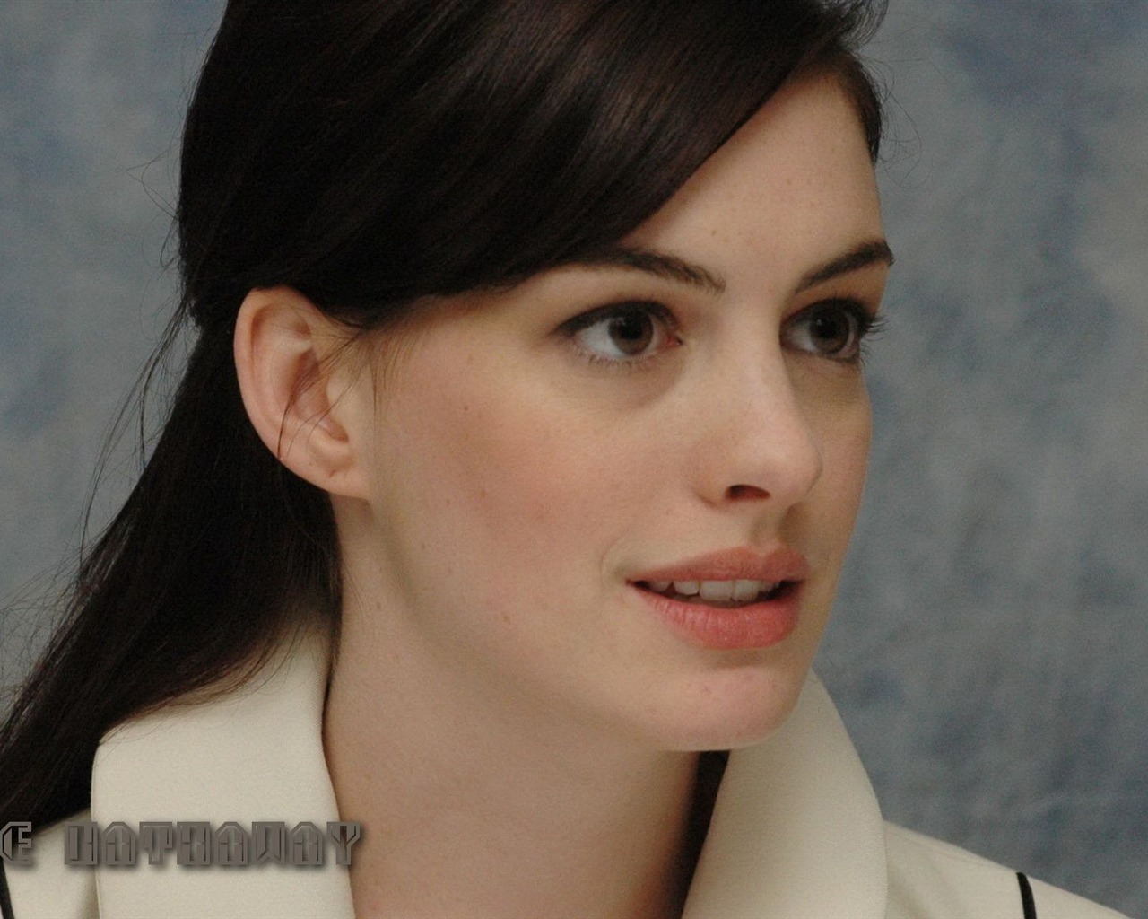 Anne Hathaway #039 - 1280x1024 Wallpapers Pictures Photos Images