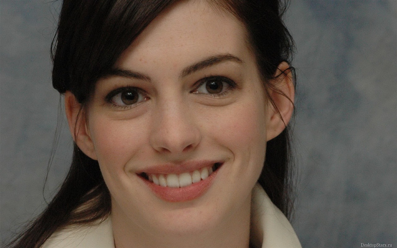 Anne Hathaway #002 - 1280x800 Wallpapers Pictures Photos Images