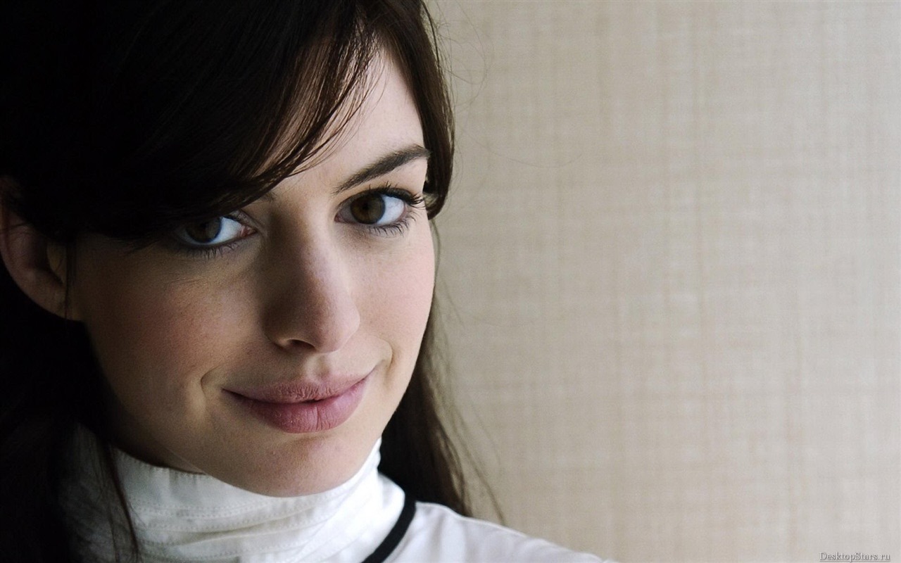 Anne Hathaway #004 - 1280x800 Wallpapers Pictures Photos Images