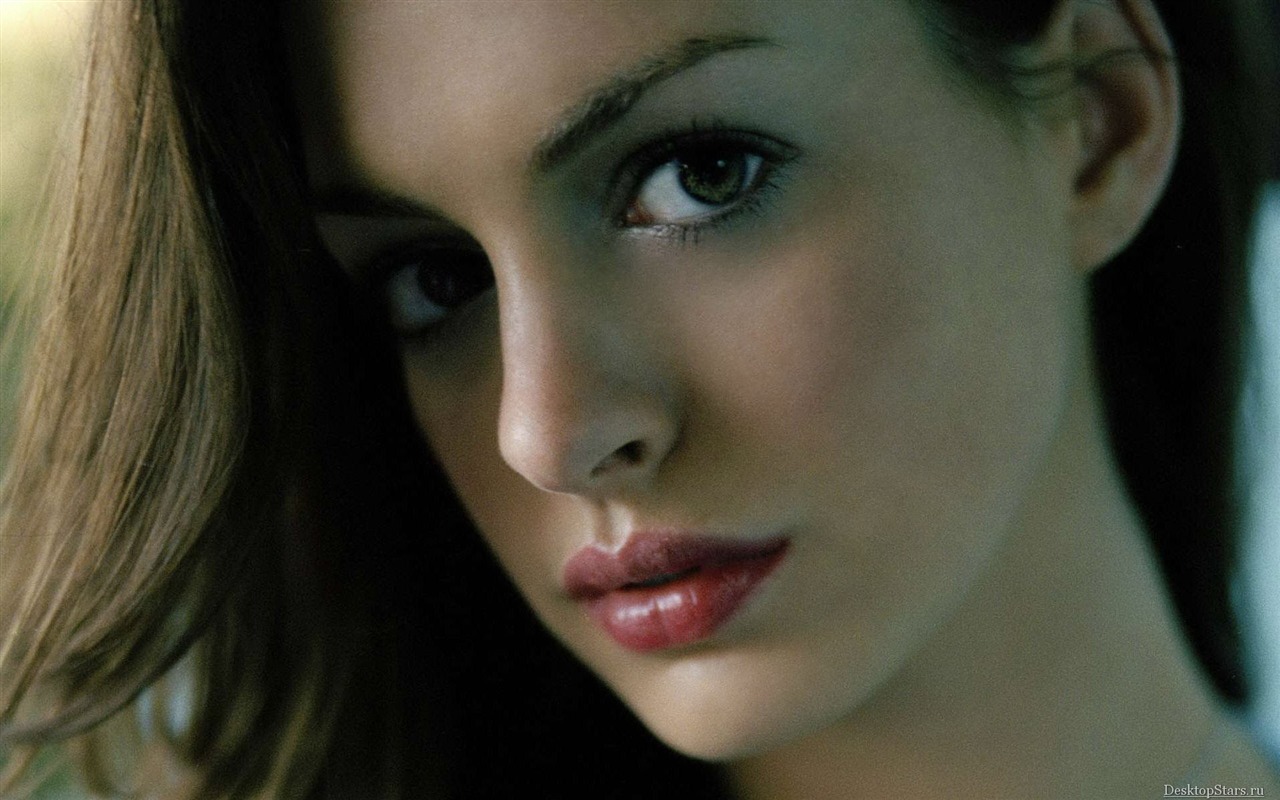Anne Hathaway #010 - 1280x800 Wallpapers Pictures Photos Images