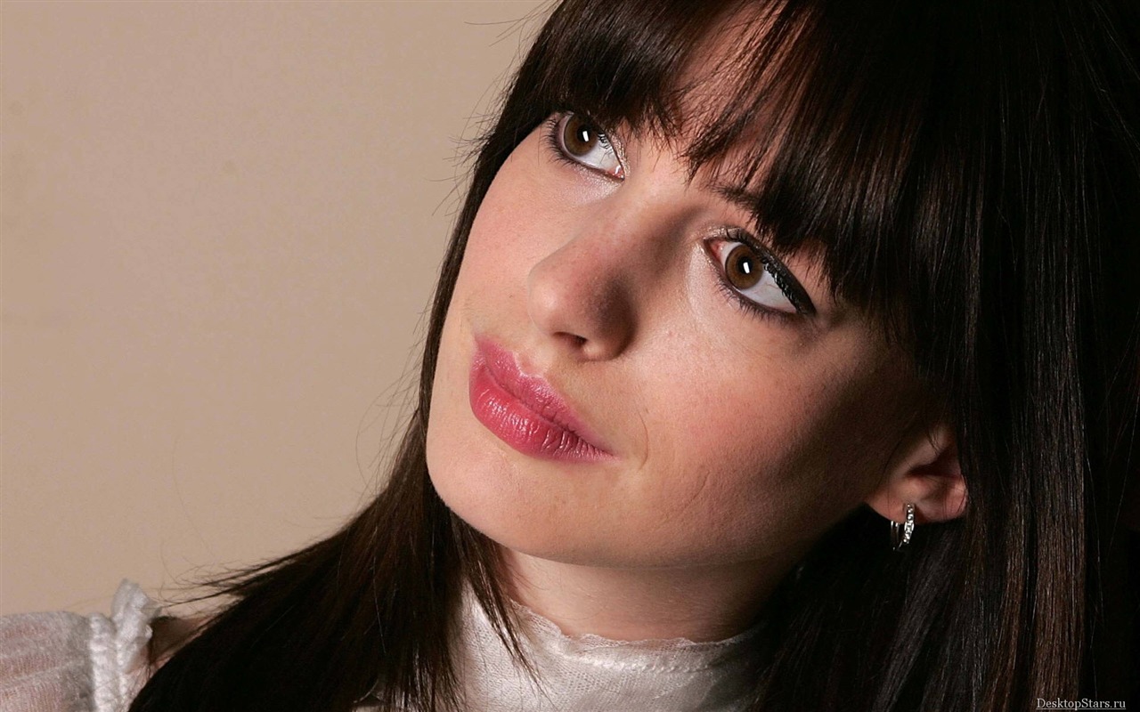 Anne Hathaway #022 - 1280x800 Wallpapers Pictures Photos Images