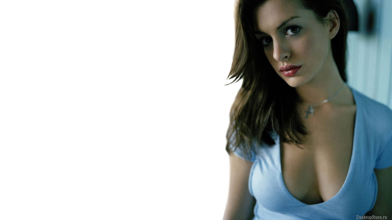 Anne Hathaway #027 - 1366x768 Wallpapers Pictures Photos Images
