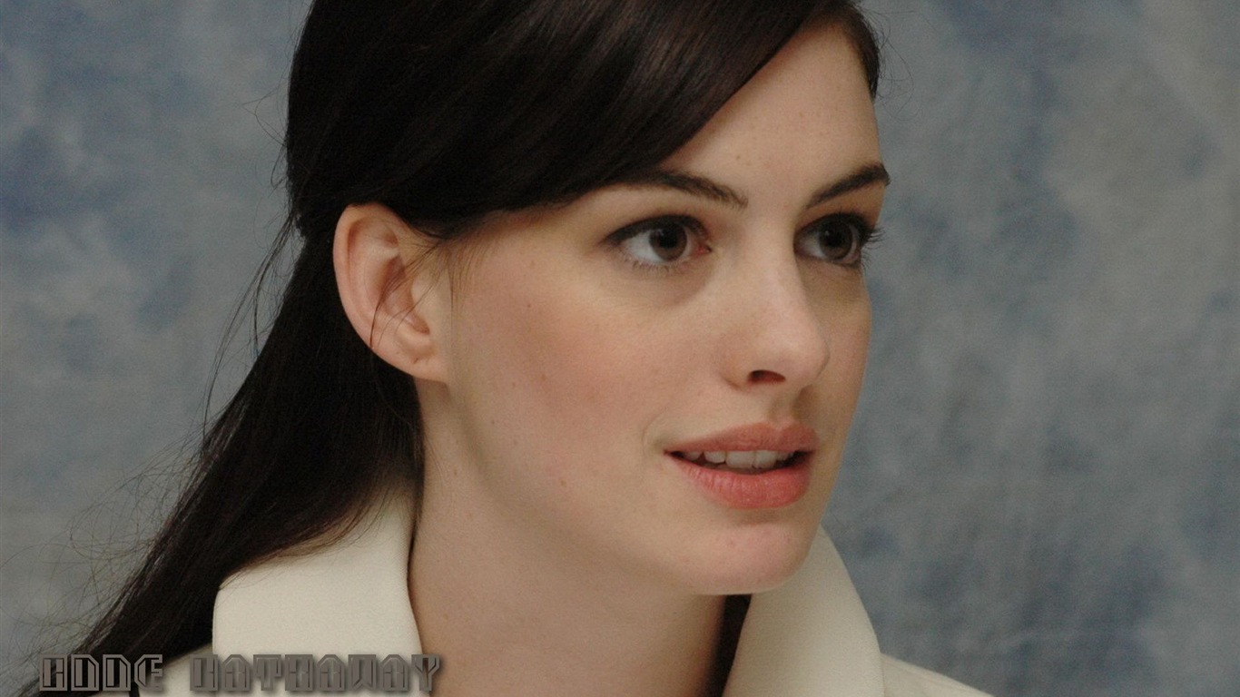 Anne Hathaway #039 - 1366x768 Wallpapers Pictures Photos Images