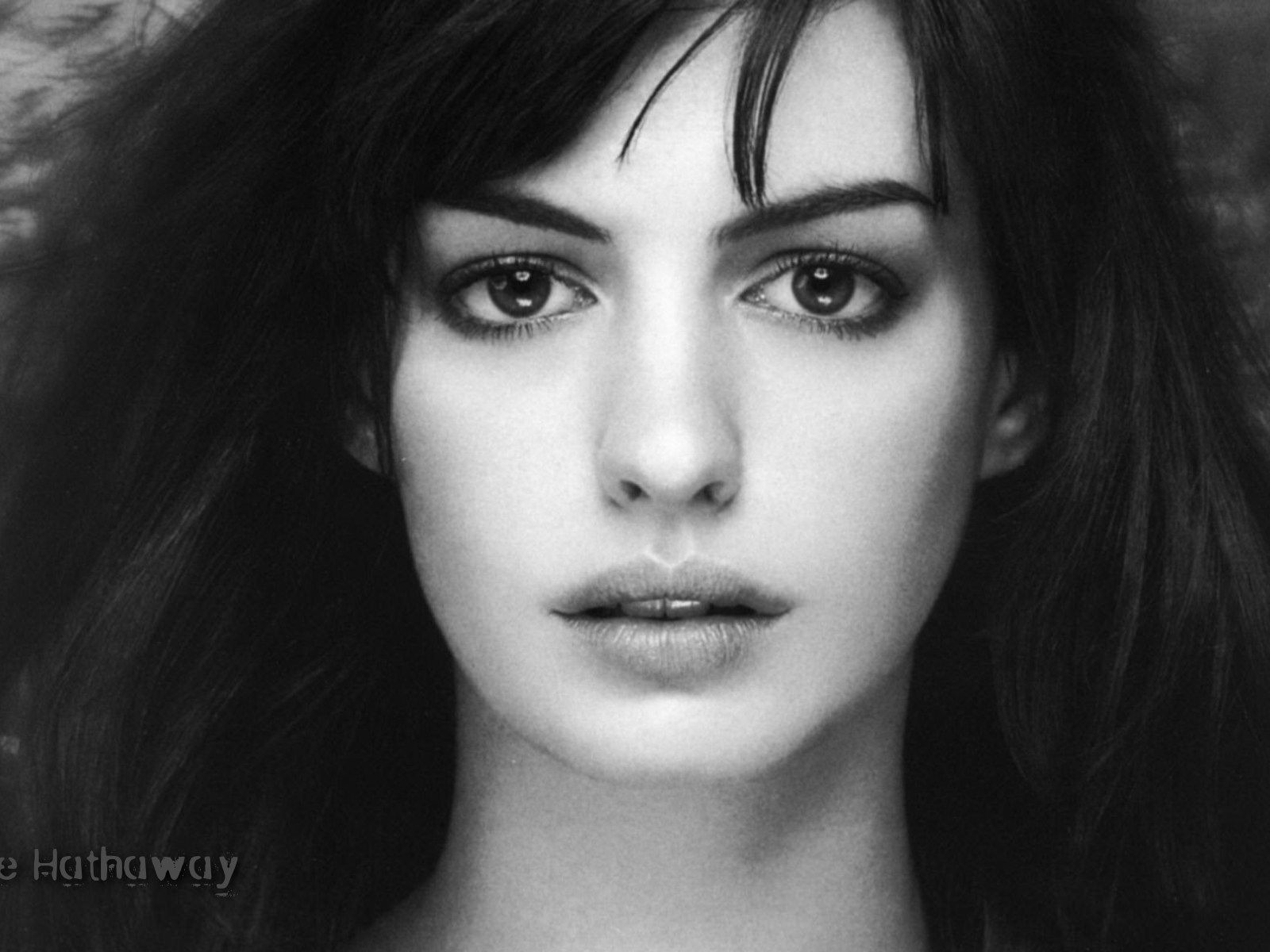 Anne Hathaway #045 - 1600x1200 Wallpapers Pictures Photos Images
