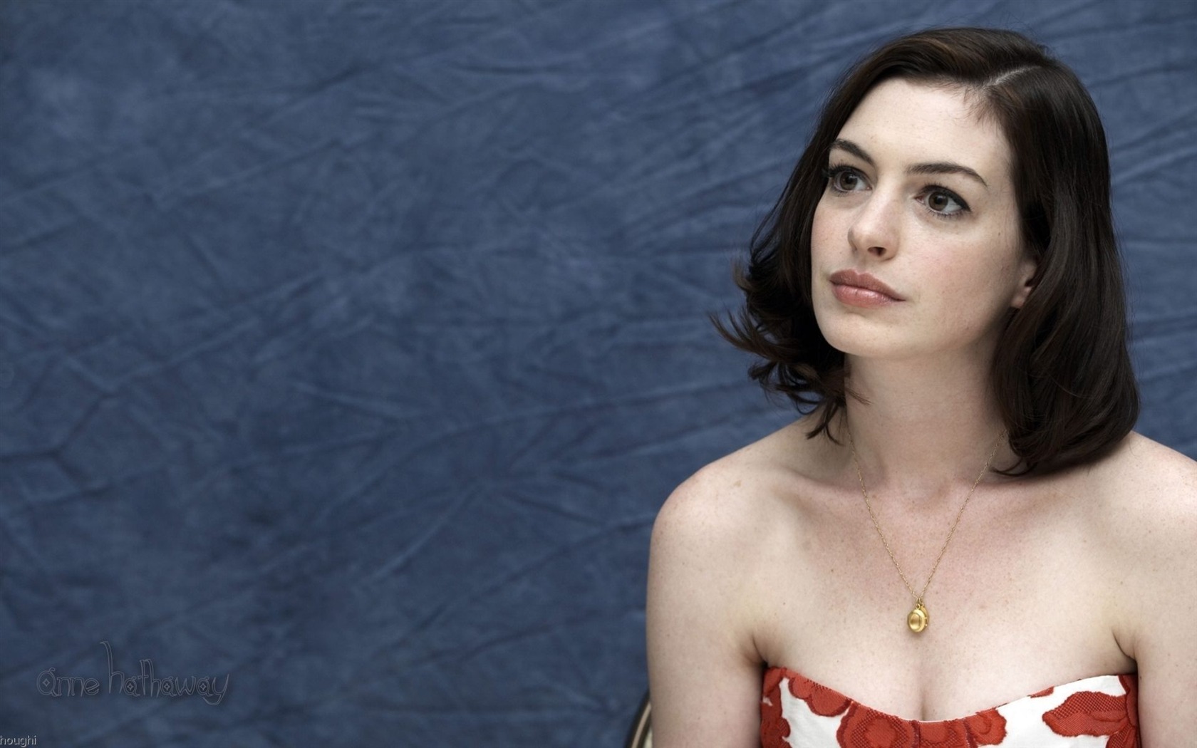 Anne Hathaway #034 - 1680x1050 Wallpapers Pictures Photos Images