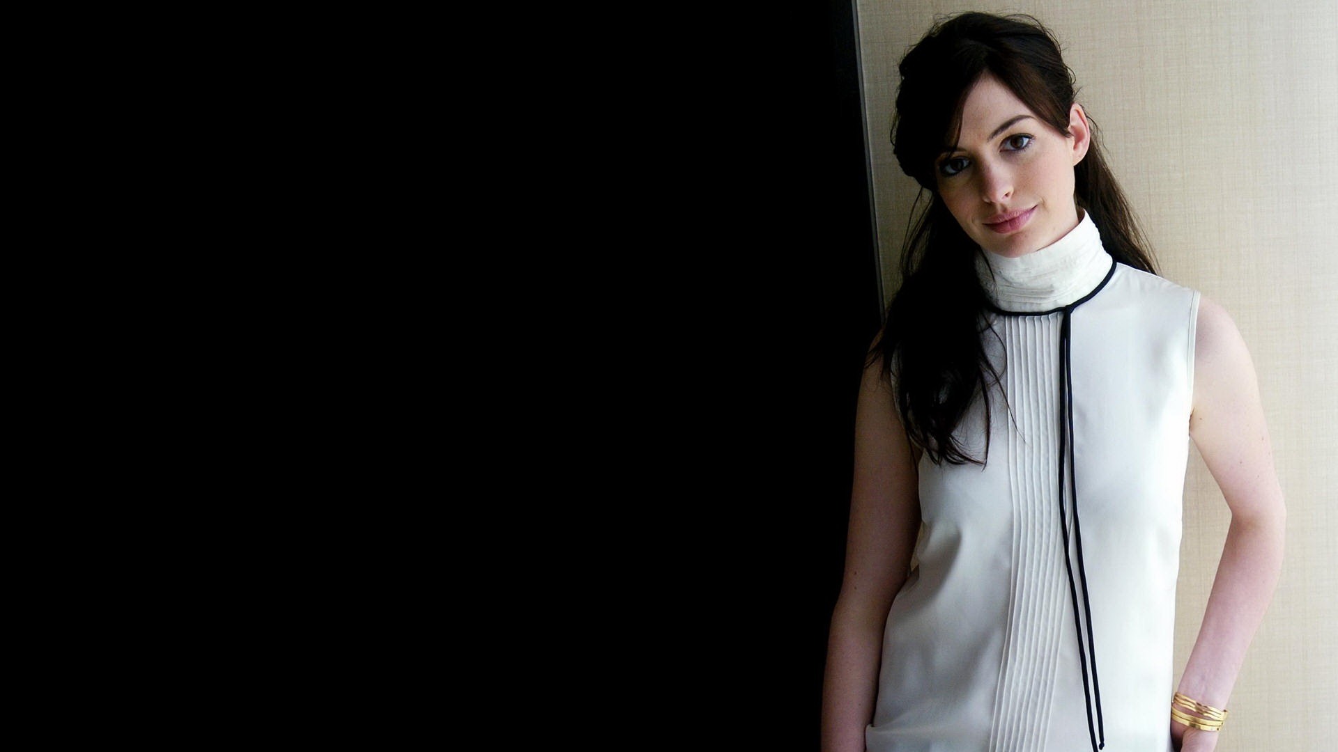 Anne Hathaway #005 - 1920x1080 Wallpapers Pictures Photos Images