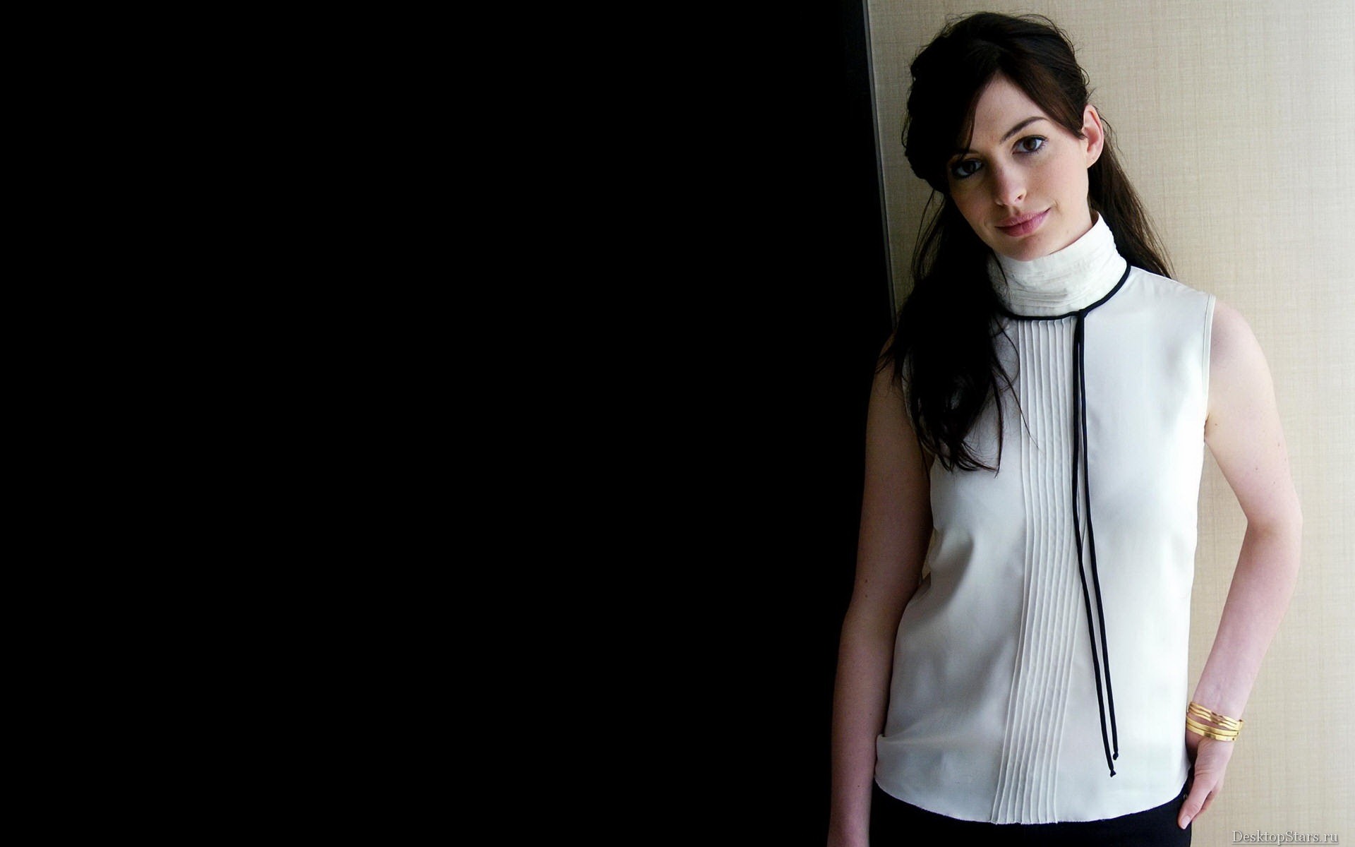 Anne Hathaway #005 - 1920x1200 Wallpapers Pictures Photos Images