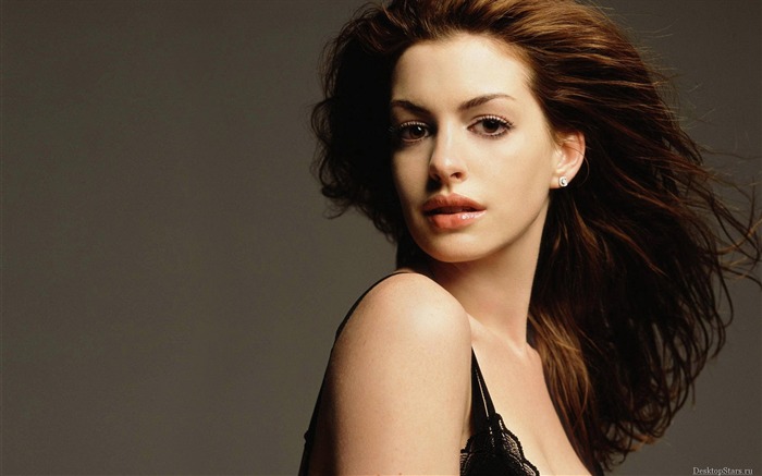 Anne Hathaway #017 Wallpapers Pictures Photos Images Backgrounds
