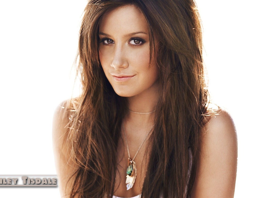 Ashley Tisdale #002 - 1024x768 Wallpapers Pictures Photos Images