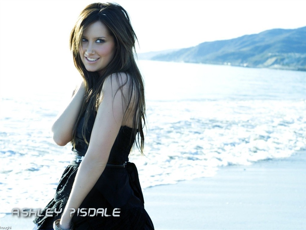 Ashley Tisdale #027 - 1024x768 Wallpapers Pictures Photos Images