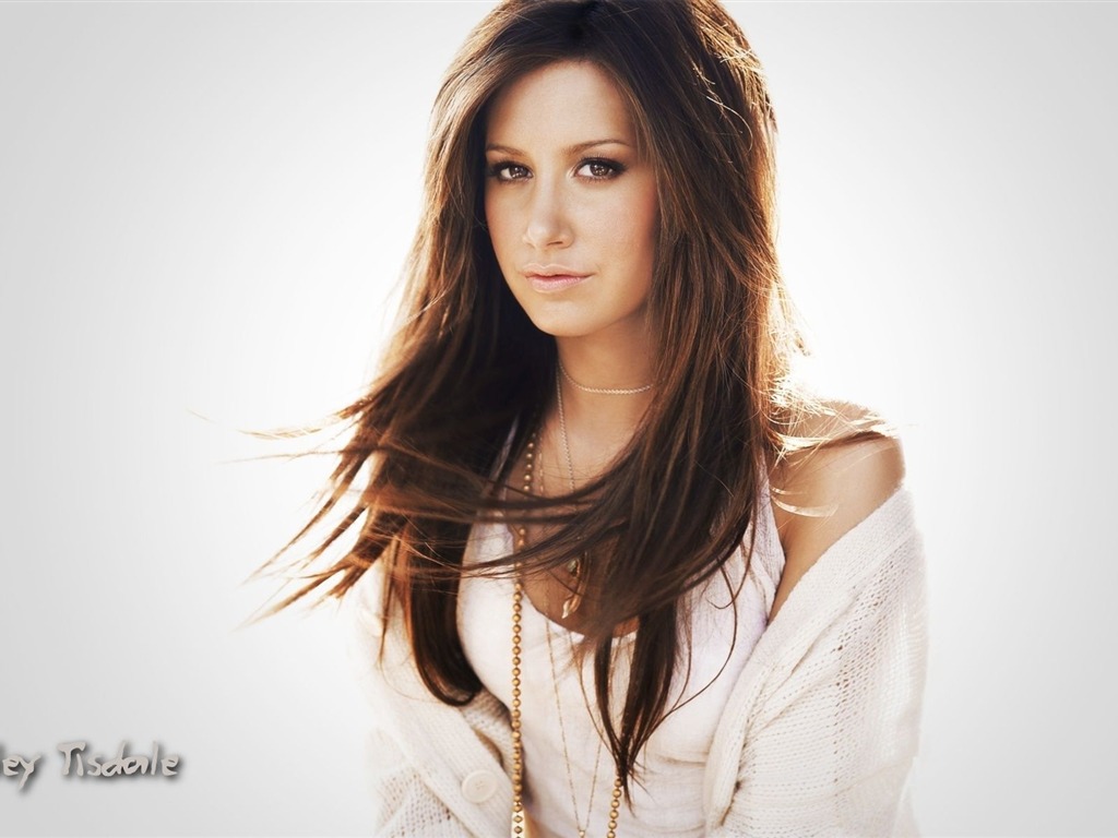 Ashley Tisdale #077 - 1024x768 Wallpapers Pictures Photos Images