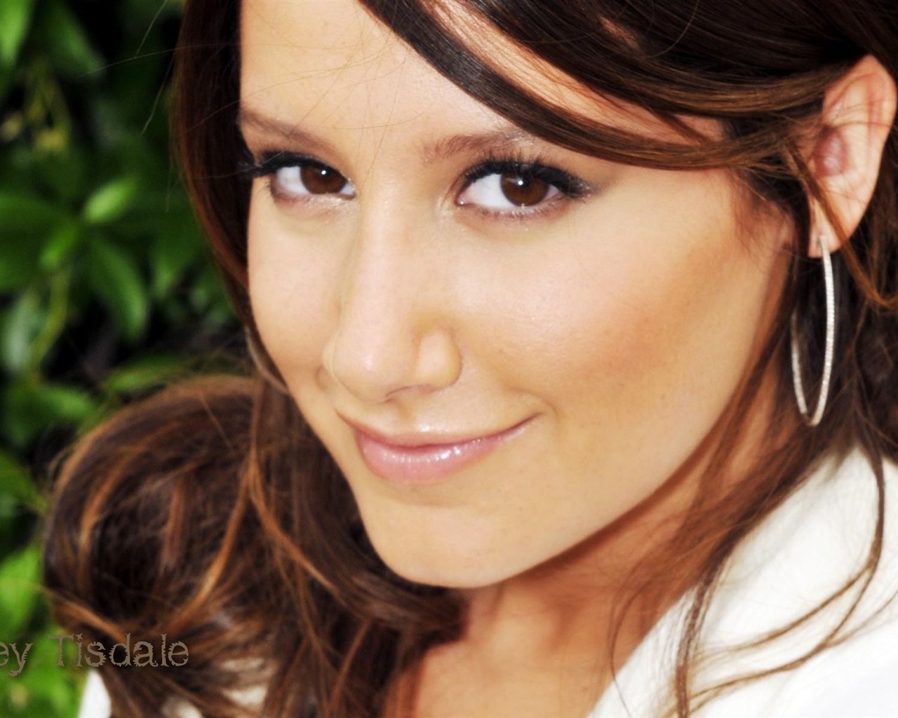 Ashley Tisdale #042 - 1280x1024 Wallpapers Pictures Photos Images
