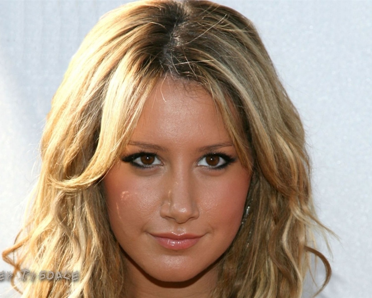 Ashley Tisdale #059 - 1280x1024 Wallpapers Pictures Photos Images
