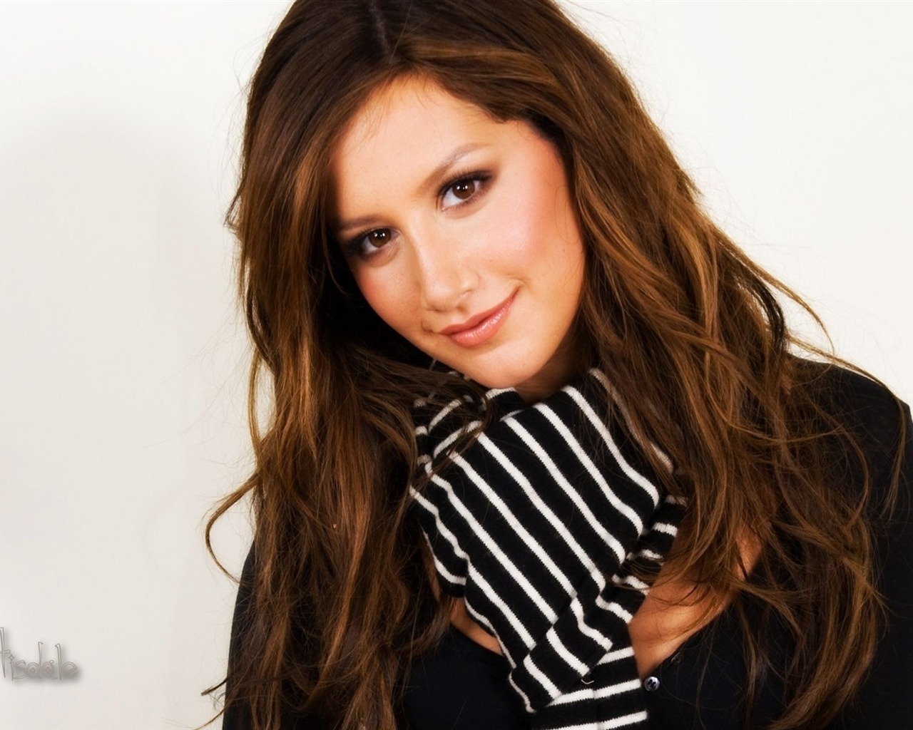 Ashley Tisdale #061 - 1280x1024 Wallpapers Pictures Photos Images
