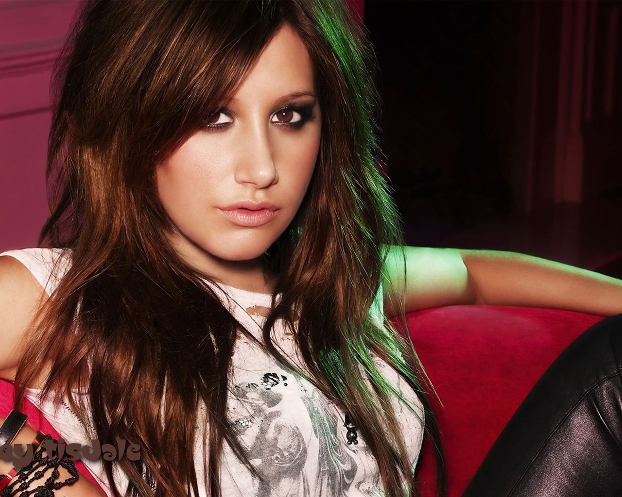 Ashley Tisdale #071 - 1280x1024 Wallpapers Pictures Photos Images