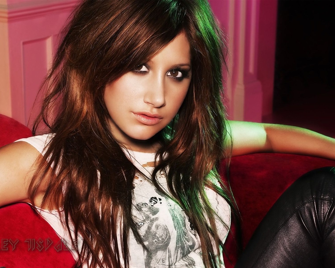 Ashley Tisdale #073 - 1280x1024 Wallpapers Pictures Photos Images