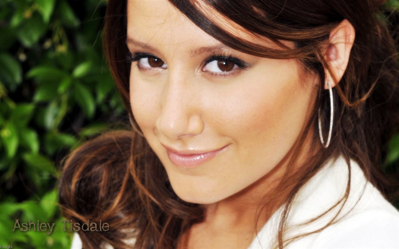 Ashley Tisdale #042 - 1280x800 Wallpapers Pictures Photos Images