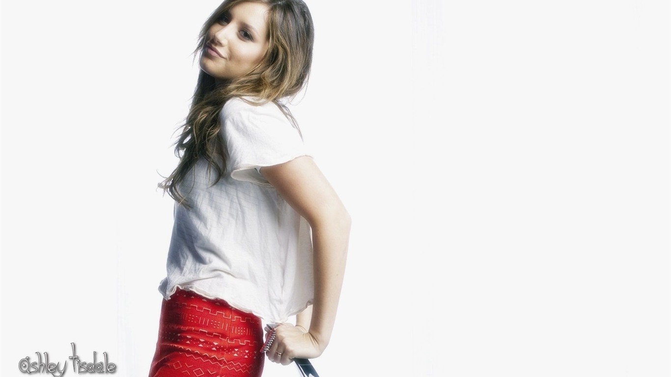 Ashley Tisdale #005 - 1366x768 Wallpapers Pictures Photos Images