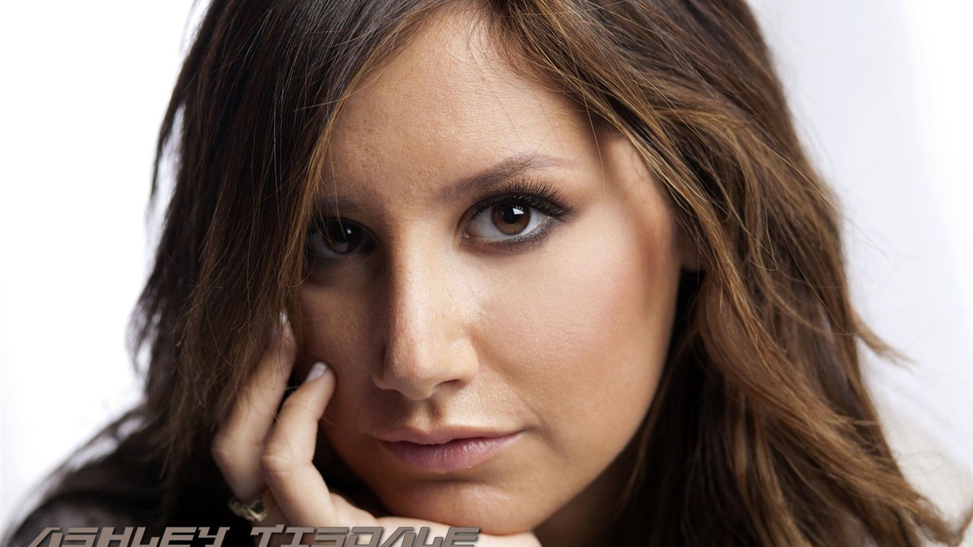 Ashley Tisdale #013 - 1366x768 Wallpapers Pictures Photos Images
