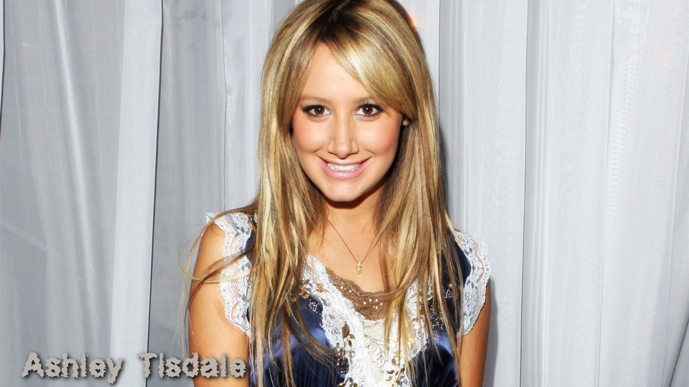 Ashley Tisdale #021 - 1366x768 Wallpapers Pictures Photos Images