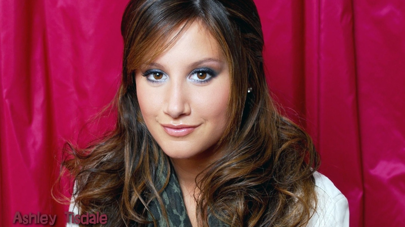 Ashley Tisdale #051 - 1366x768 Wallpapers Pictures Photos Images