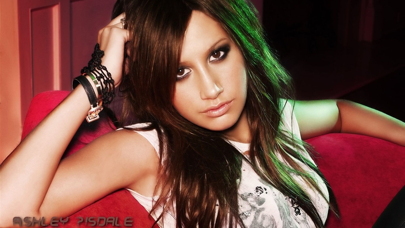 Ashley Tisdale #057 - 1366x768 Wallpapers Pictures Photos Images