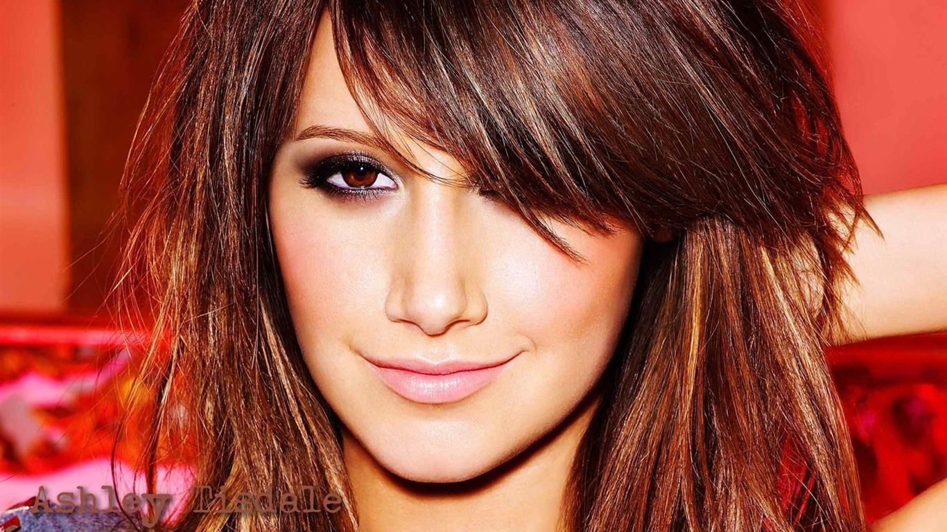 Ashley Tisdale #068 - 1366x768 Wallpapers Pictures Photos Images
