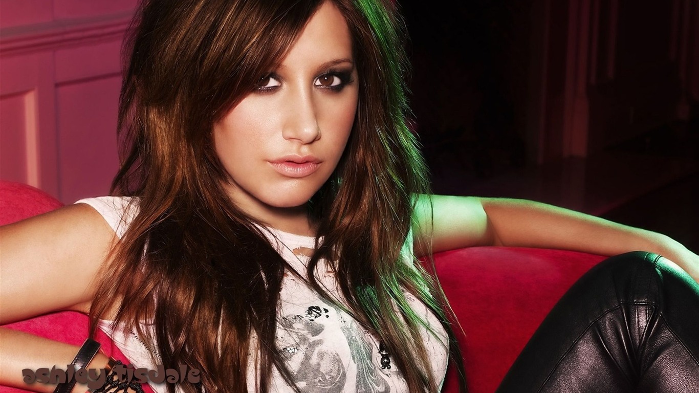 Ashley Tisdale #071 - 1366x768 Wallpapers Pictures Photos Images