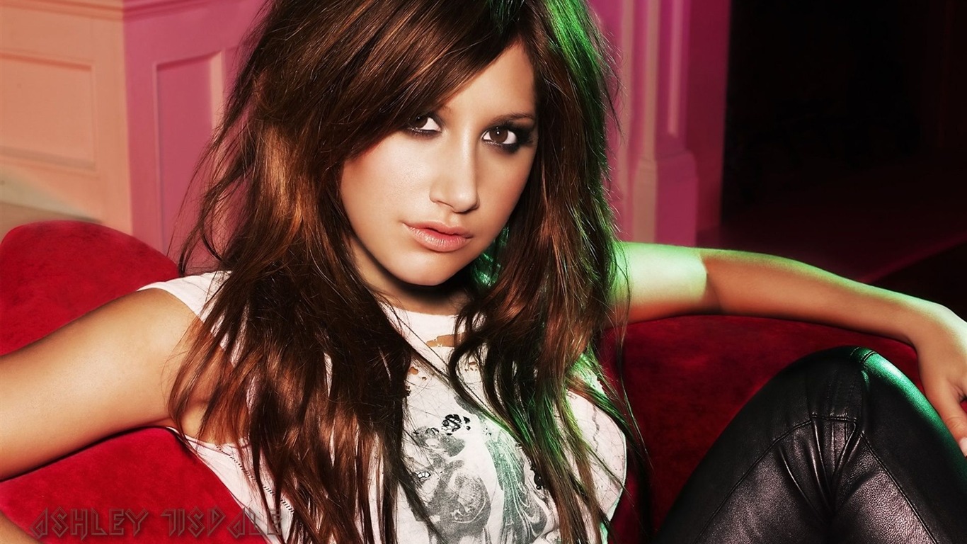 Ashley Tisdale #073 - 1366x768 Wallpapers Pictures Photos Images