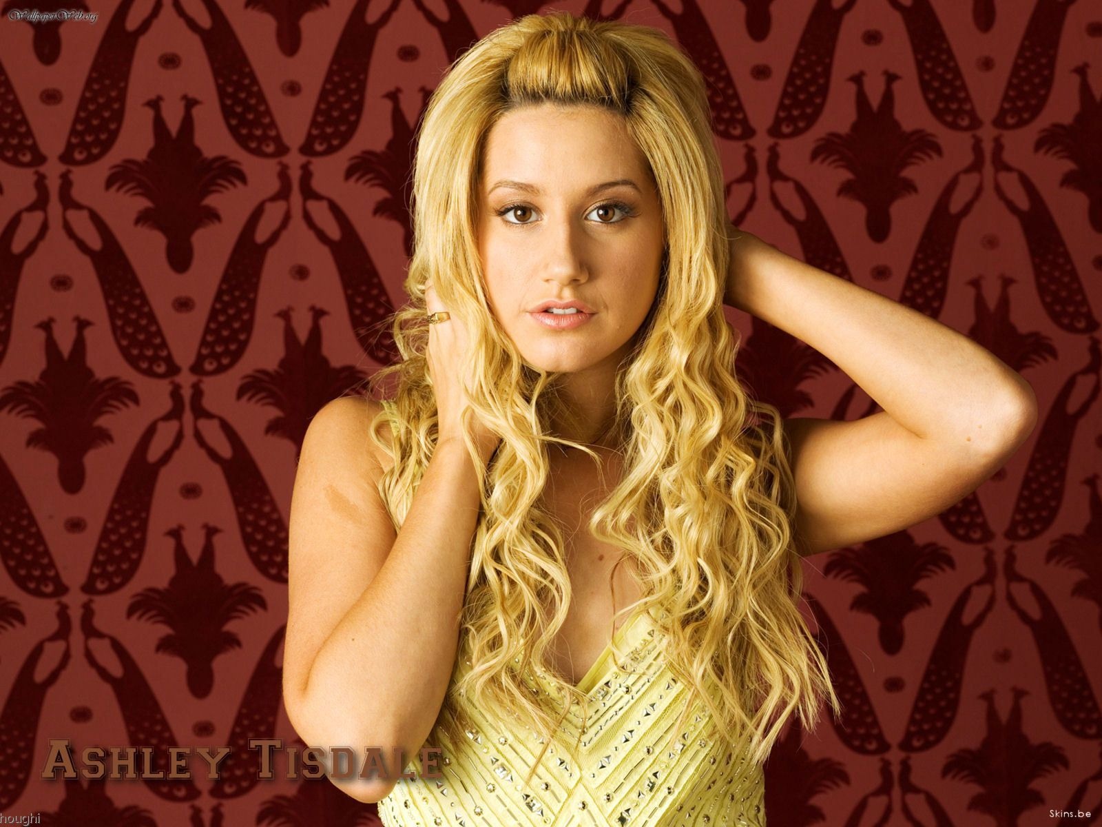 Ashley Tisdale #016 - 1600x1200 Wallpapers Pictures Photos Images